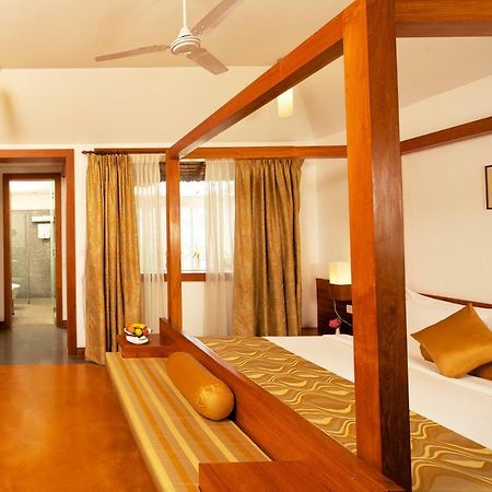 Le Pondy Hotell Pondicherry Eksteriør bilde