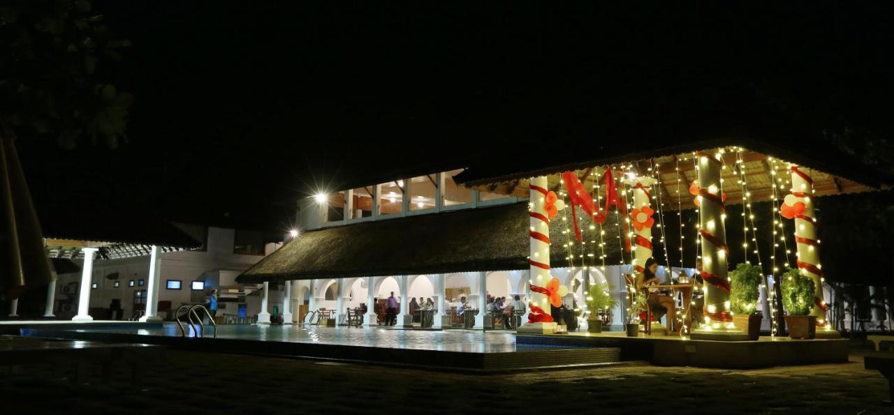 Le Pondy Hotell Pondicherry Eksteriør bilde