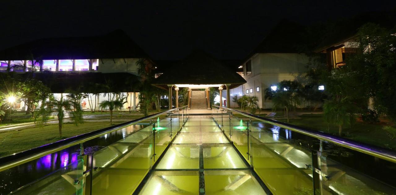 Le Pondy Hotell Pondicherry Eksteriør bilde