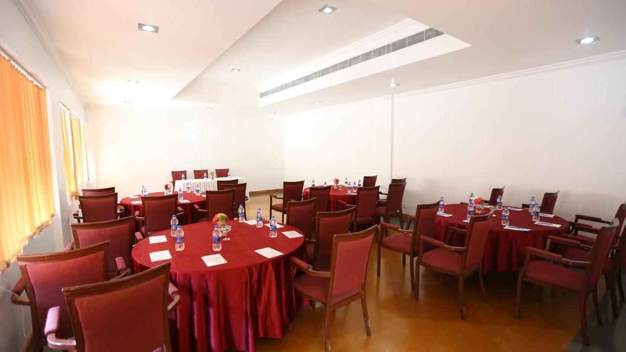 Le Pondy Hotell Pondicherry Eksteriør bilde