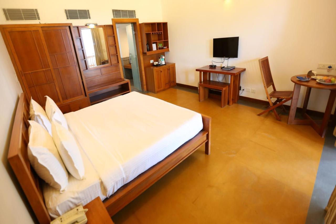 Le Pondy Hotell Pondicherry Eksteriør bilde